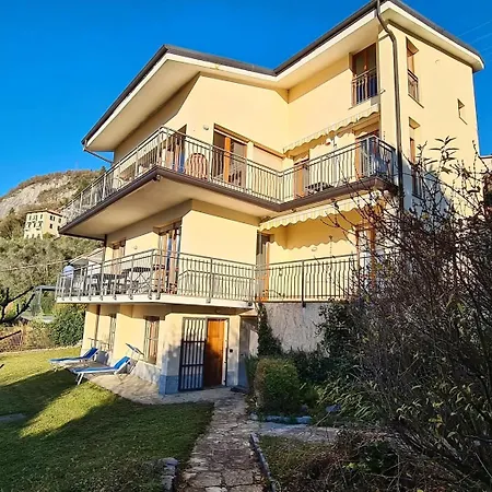 Villa Gli Ulivi - Ushuaia Apartment Lake & Garden View - Free Parking