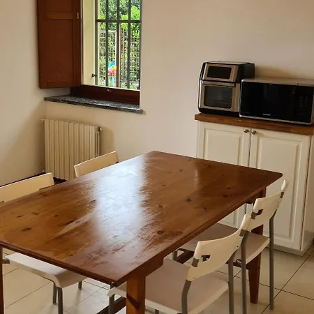 Apartment Villa Gli Ulivi - Ushuaia Apartment Lake & Garden View - Free Parking *
