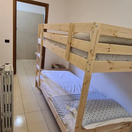 Villa Gli Ulivi - Ushuaia Apartment Lake & Garden View - Free Parking Apartment Perledo