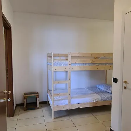 Villa Gli Ulivi - Ushuaia Apartment Lake & Garden View - Free Parking Apartment