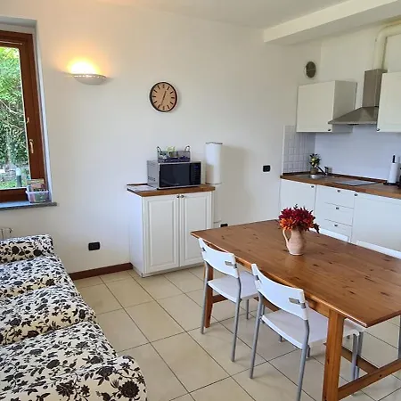 Gli Ulivi - Ushuaia & Garden View - Free Parking Apartman *