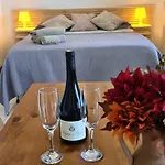 Gli Ulivi - Ushuaia & Garden View - Free Parking דירה